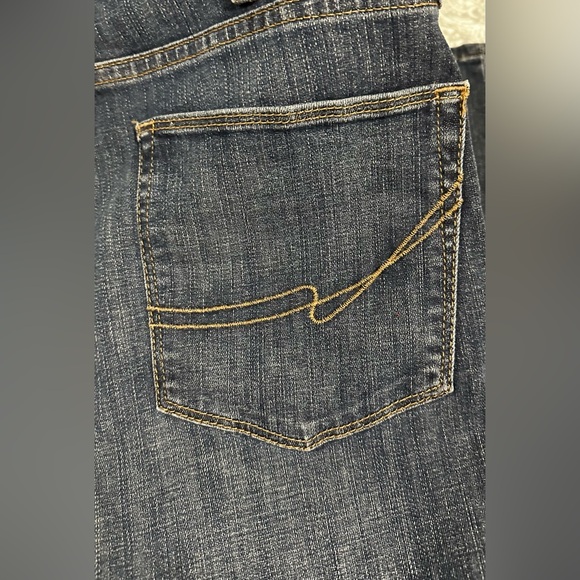 Women’s Ariat Jeans 30Long (sz 10 35 Inch Inseam. Relaxed Straight Leg Style - Picture 6 of 7